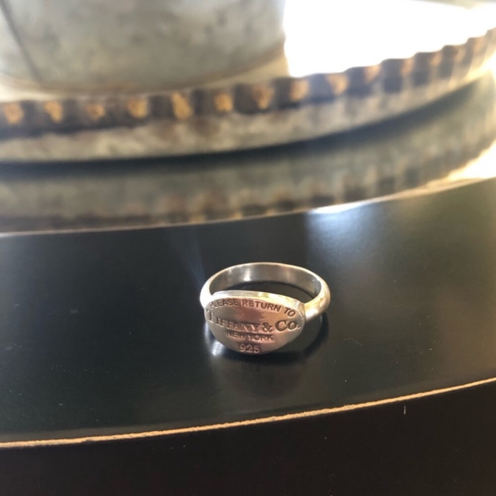 Gently worn size 6.5 Return to Tiffany Ring